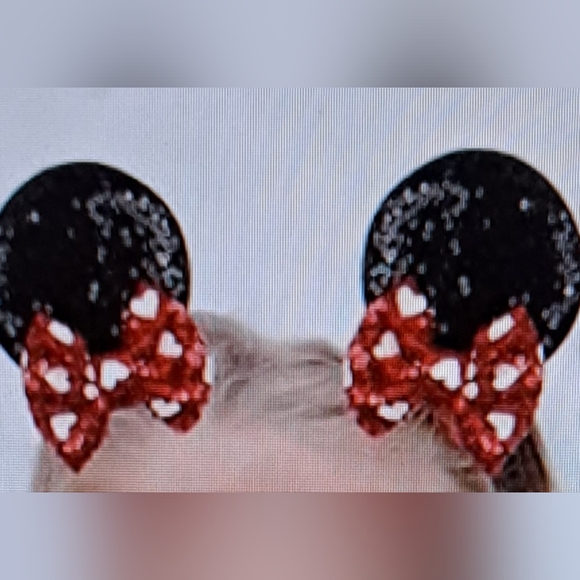 NWT Mouse ears hair clips- set of 4 - Picture 3 of 3